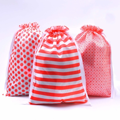 Borsa di cordone del cammuffamento del PE 20cm dell'OEM di Natale 120x0.4cm