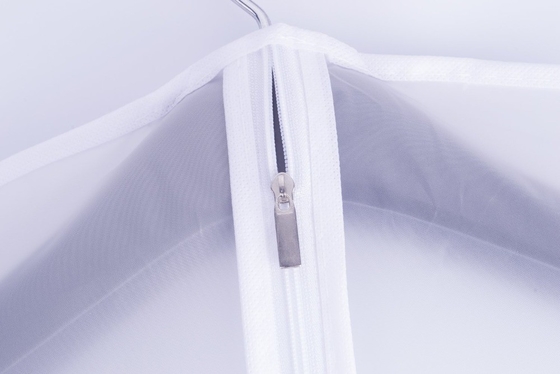 Vestito non tessuto bianco della borsa dei vestiti 120x52cm CMYK PEVA dalla chiusura